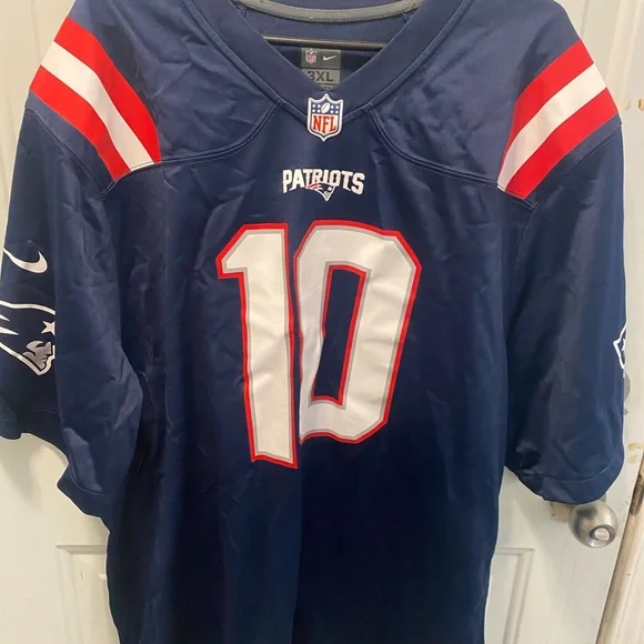 Nike New England Patriots Mac Jones Jersey - Picture 3 of 7